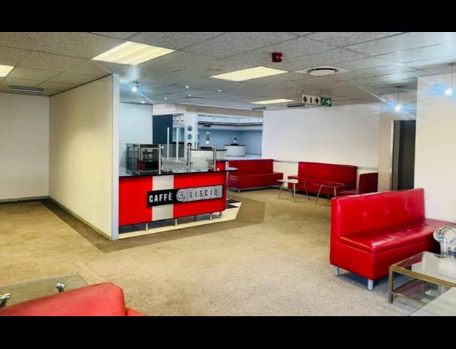 5,968M² BUSINESS CENTRE FOR SALE IN SUNNINGHILL
